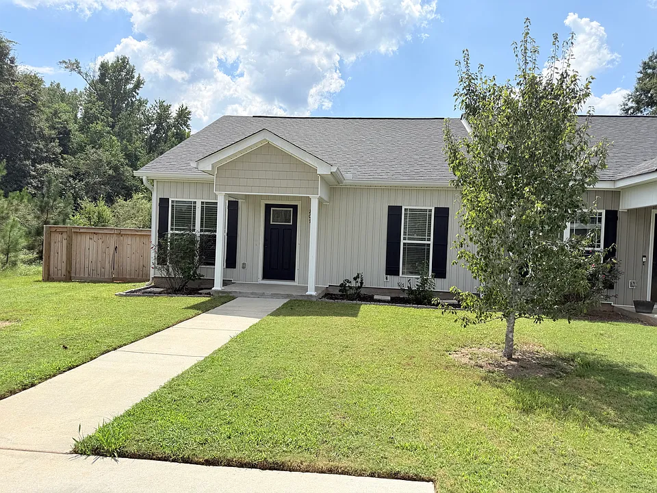 207 Washington Place Dr