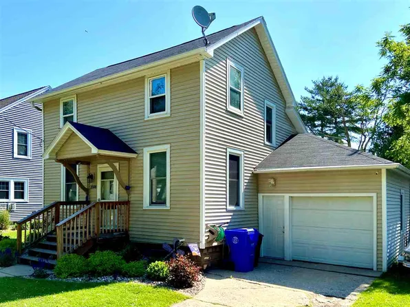 1508 N Erb St, Appleton, WI 54911