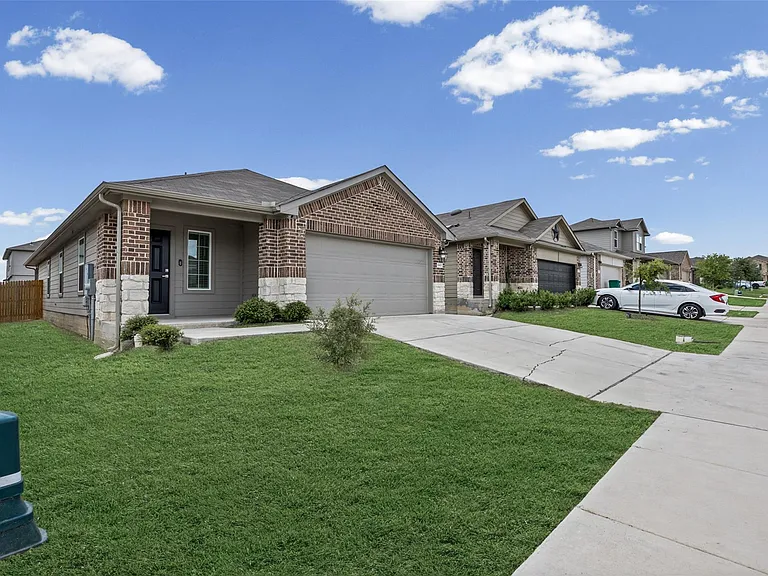 11801 Rush Ln — Photo 2