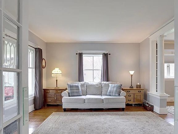 3rd image of 912 Cogswell St NW