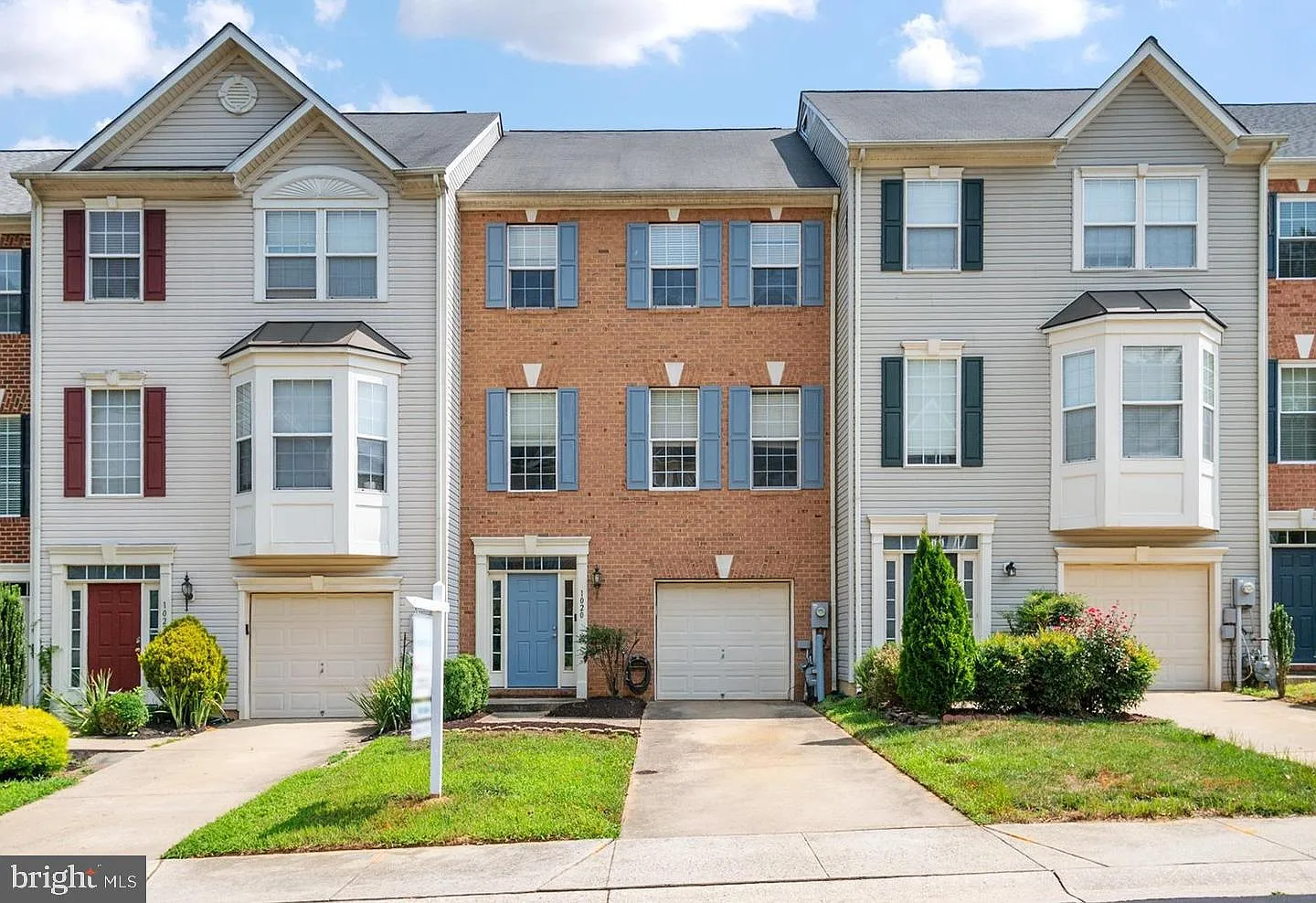 3 bed, 2.5 bath, 2136 sqft, $3,000 — Photo 1