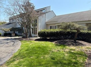 6 Field Ln, Miller Place, NY 11764