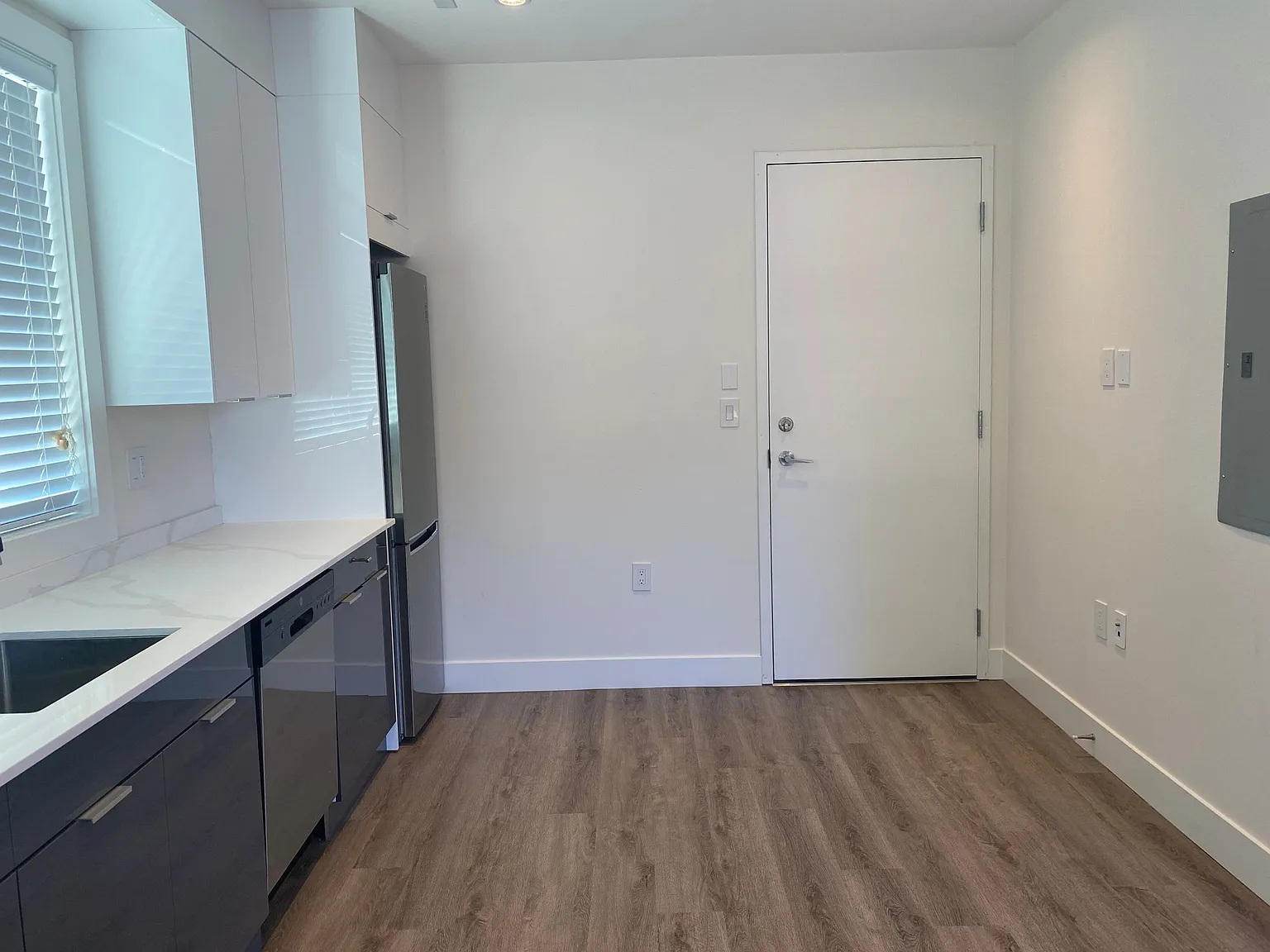 2 bed, 800 sqft, $2,750 — Photo 4