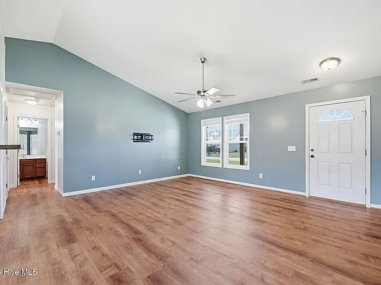 202 Long Neck Dr — Photo 2