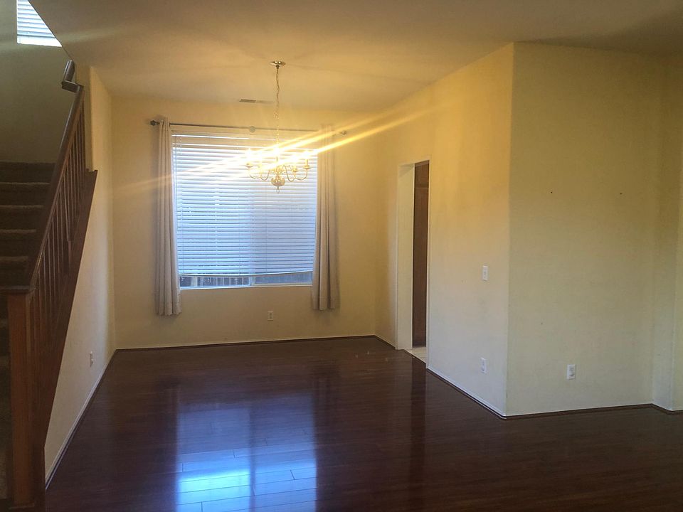2nd image of 4539 Los Damascos Pl