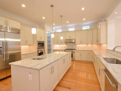 5719 Kingswood Rd, Bethesda, MD, 20814