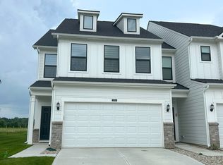 3250 Arabian Ln, Zionsville, IN 46077