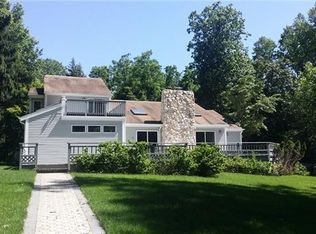 6 River Hollow Rd, Saint James, NY 11780