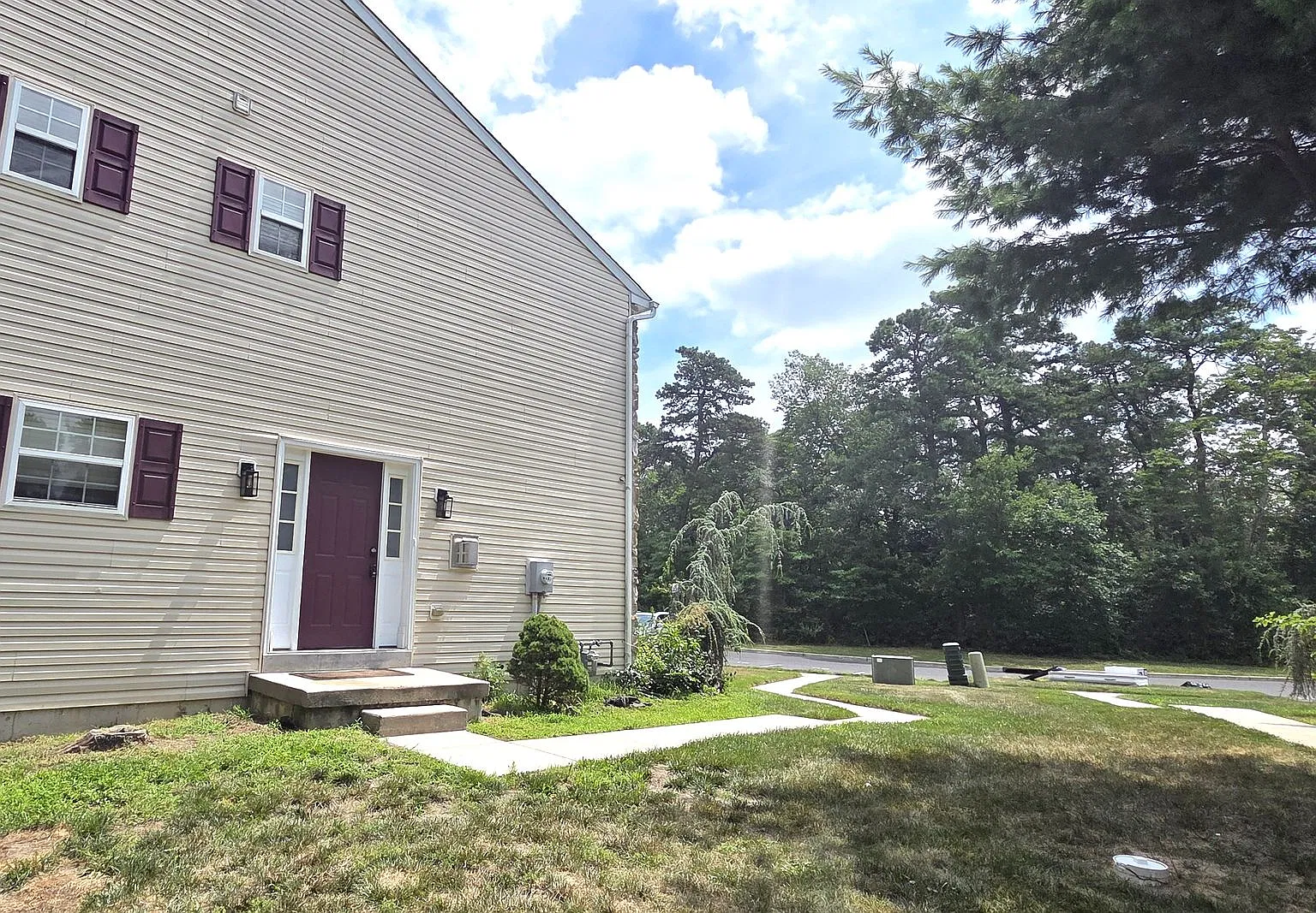 Beautiful 3 bedroom 2.5 bathroom END Unit townhouse for Rent — Photo 2