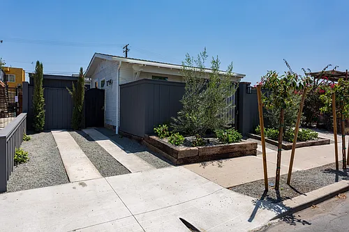 4027 47th St Photo 1