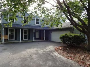 1628 Indian Trail Dr, Naperville, IL 60565