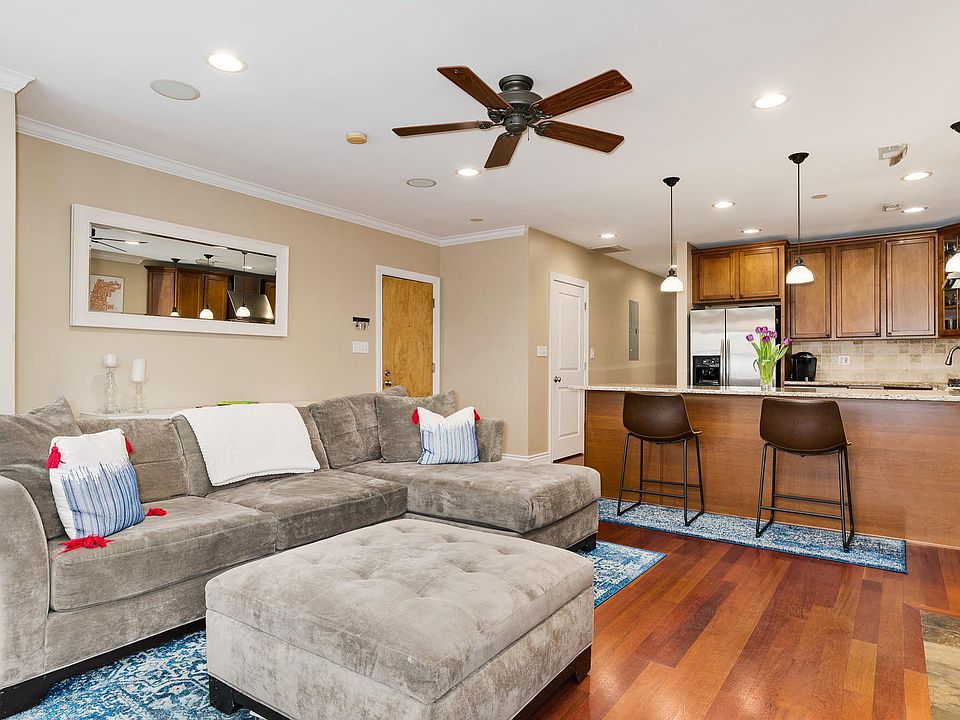 1st image of 3505 N Janssen Ave APT 4