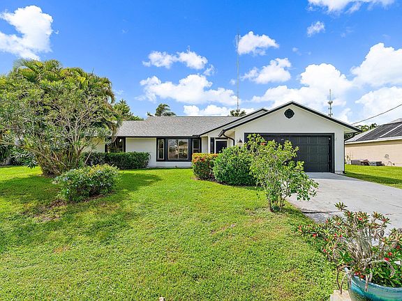 3rd image of 2238 SE Lucaya Street