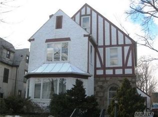 54 Berkshire Rd, Great Neck, NY 11023