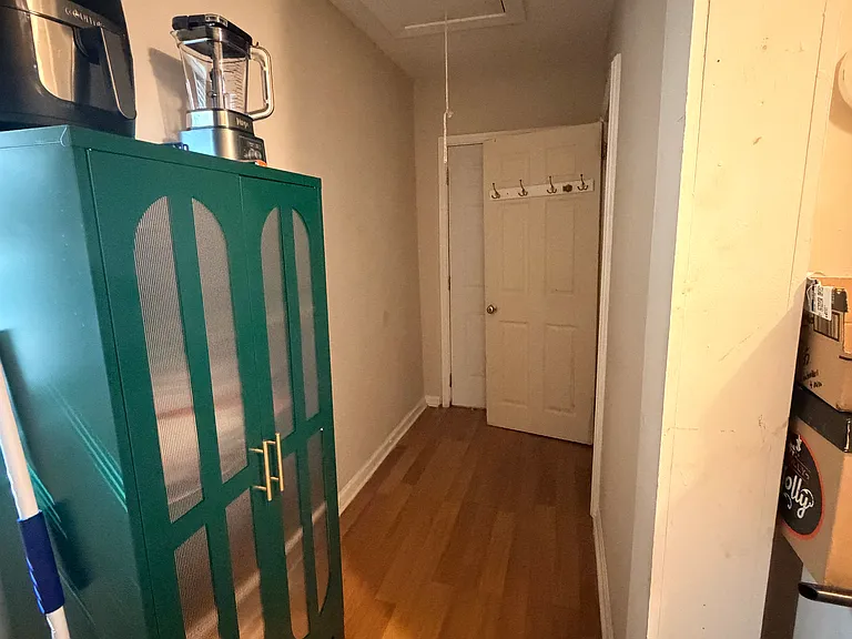 2092 Heckle St — Photo 6