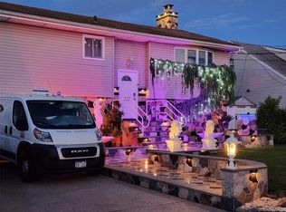 415 West Dr FLOOR 2, Copiague, NY 11726