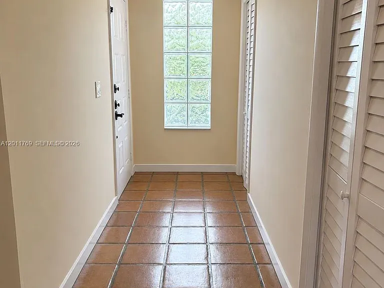 286 Racquet Club Rd #204 — Photo 4