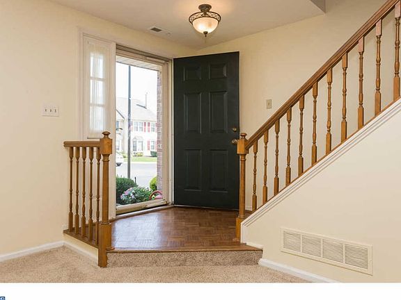 2nd image of 206 Maple Glen Cir