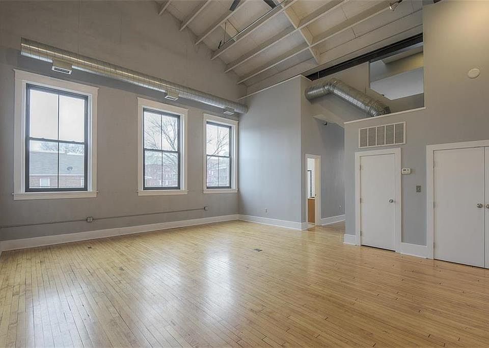 1st image of 918 E 9th St #4