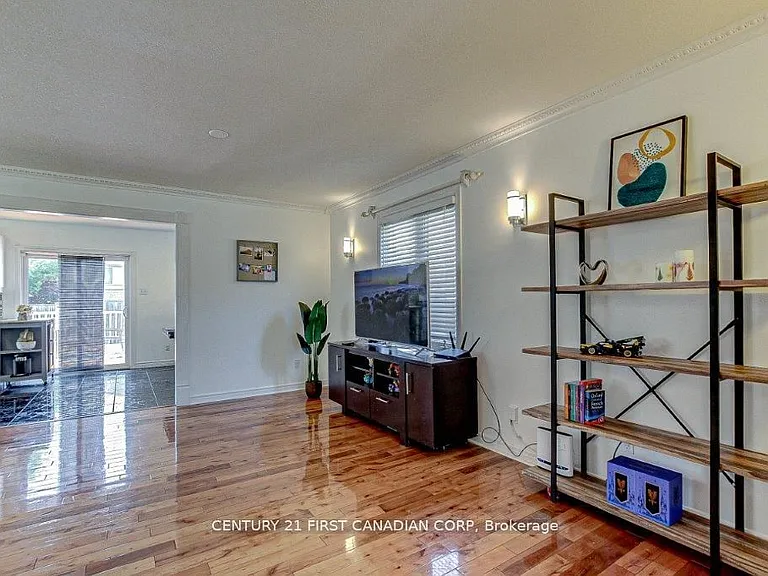 1876 Coronation Dr — Photo 6