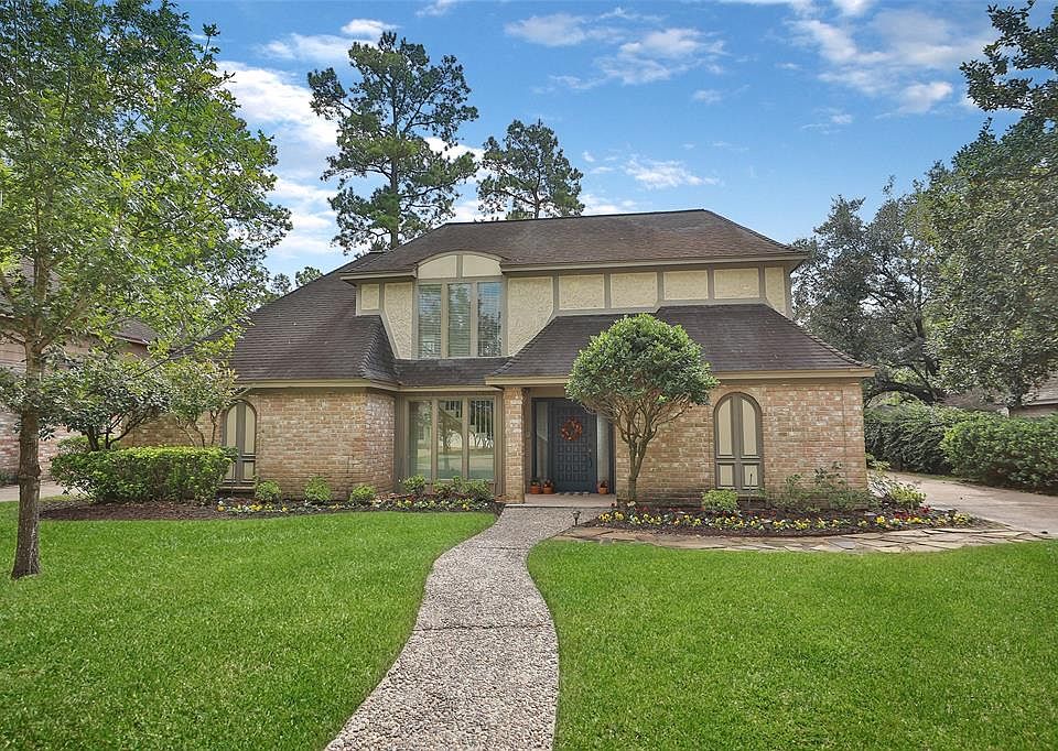 Welcome HOME to 6723 Gentle Bend!