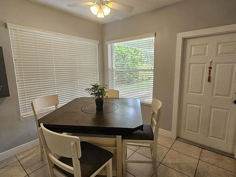 1621 Seaway Dr — Photo 8