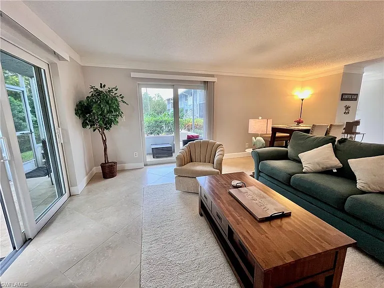 216 Palm Dr #5 — Photo 5