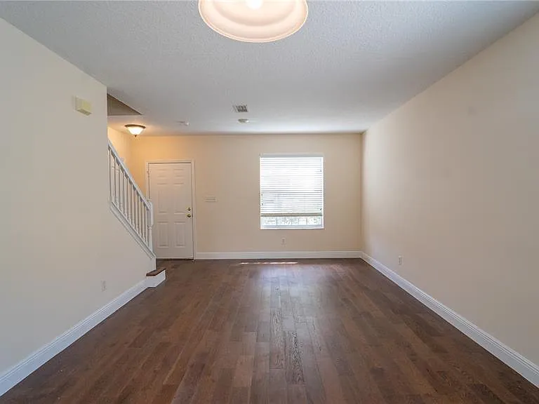 2264 Hillshire Dr — Photo 10