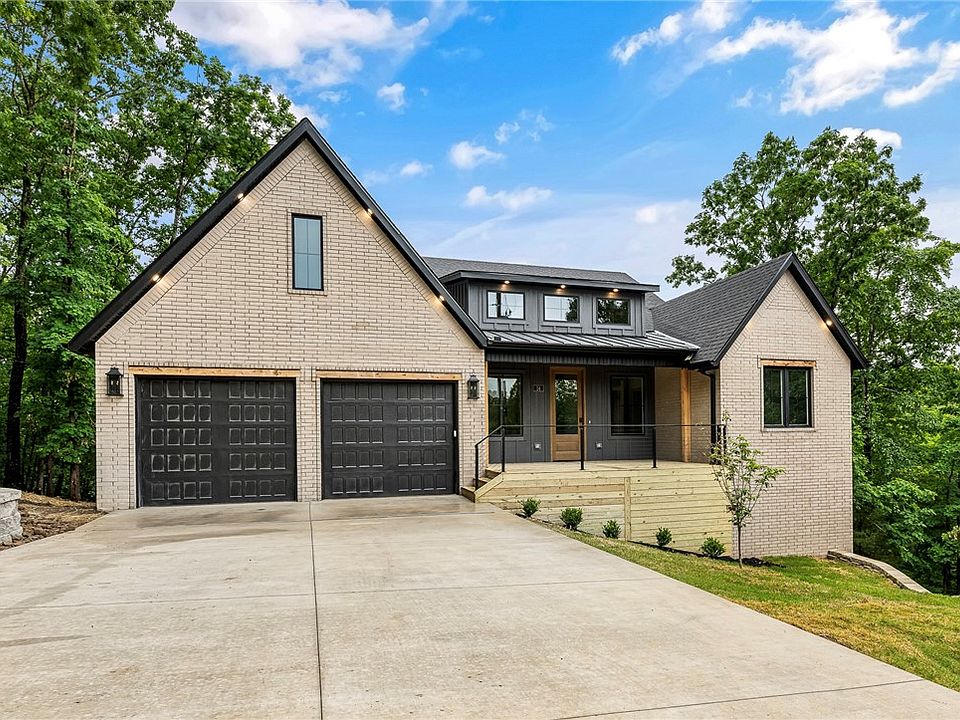 1st image of 14 Winchester Ln