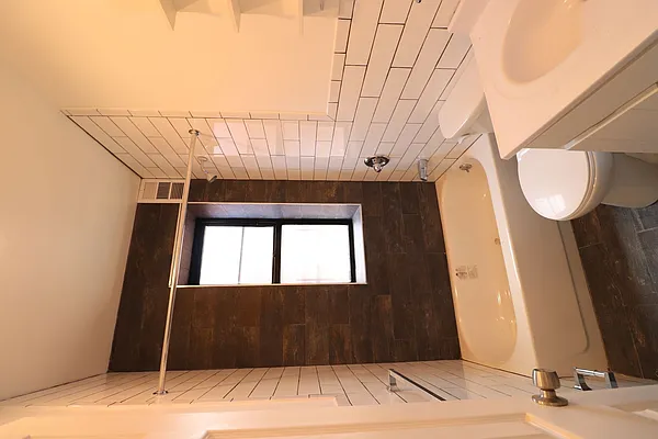 Rented by Bruma Realty LLC | media 23