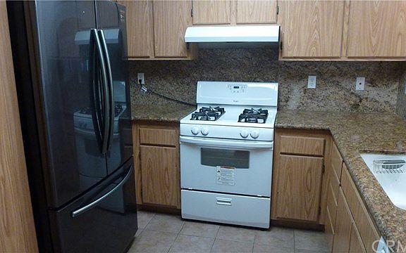 3rd image of 1020 Harbor Heights Dr Unit D