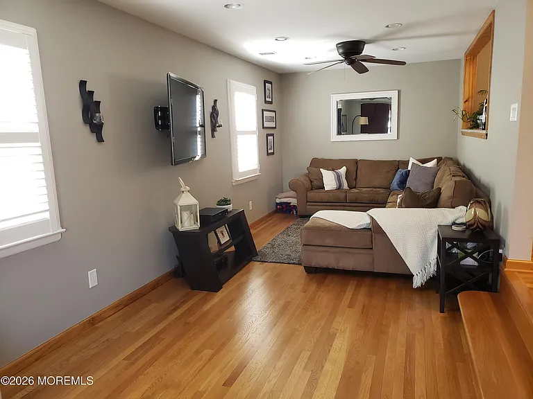 9 Winthrop Pl — Photo 14