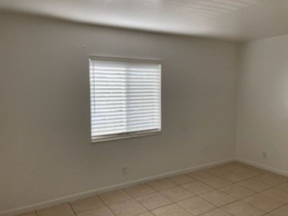 5th image of 515 S Sequoia Dr APT 207