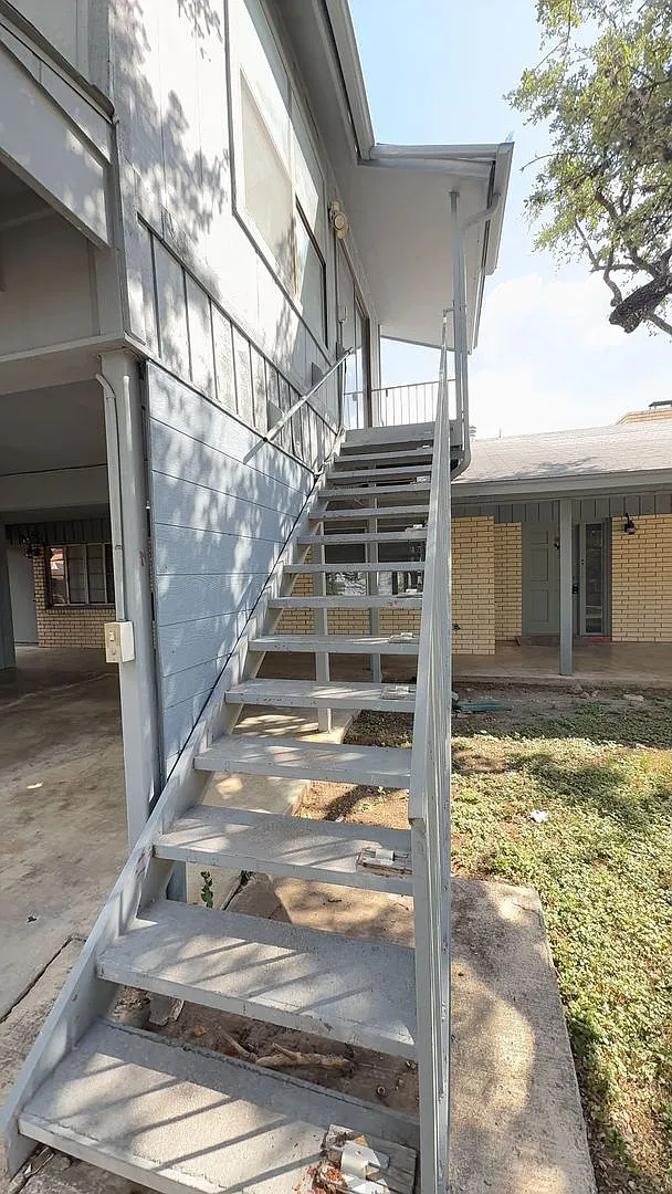 Ridgeline Dr 3815 — Photo 2
