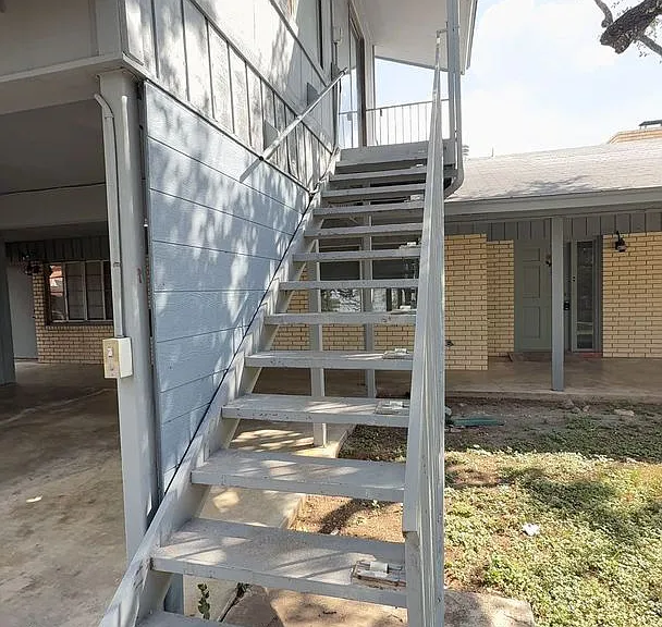 3815 Ridgeline Dr — Photo 2