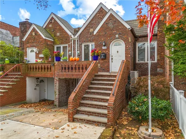 2724 East 27th Street image 2 of 34