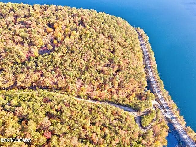 2nd image of 6215 Calderwood Hwy