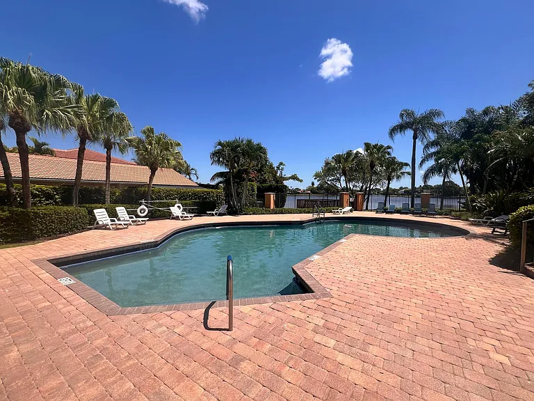 1728 Shoreside Cir — Photo 49