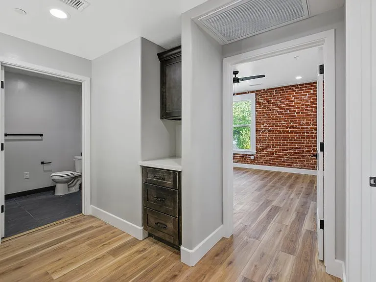 147 S K St #202 — Photo 7