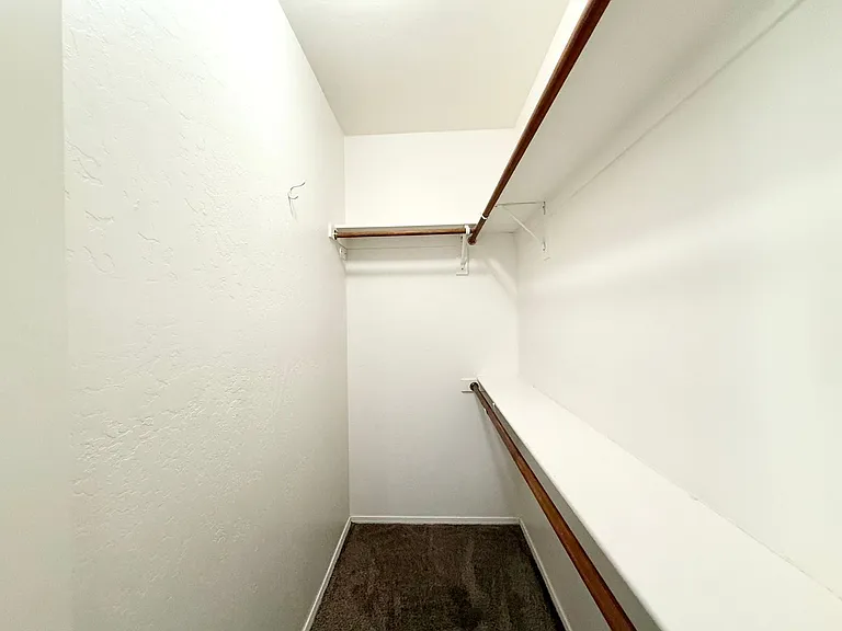 1460 Loren Dr — Photo 12