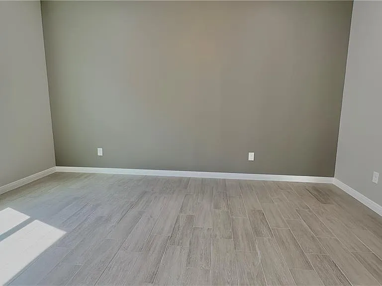 5605 Northwestern Ave #4 — Photo 15