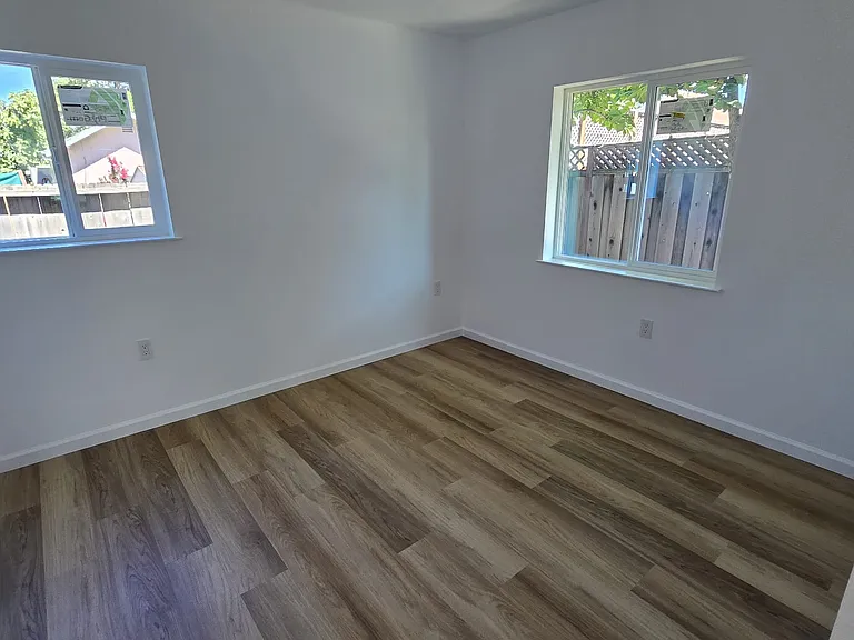 452 Fuller Ave #2 — Photo 3