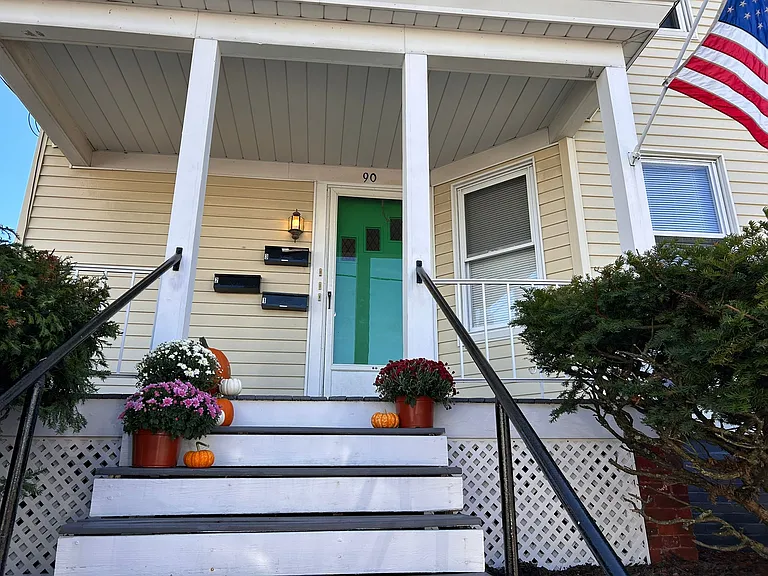90 Greenwood St — Photo 3