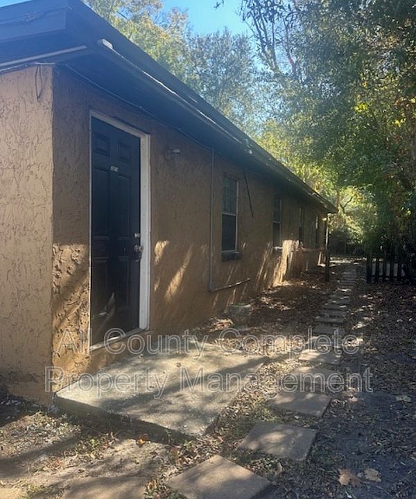 1st image of 3254 Phyllis St