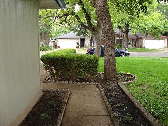 3rd image of 1502 Somerset Dr