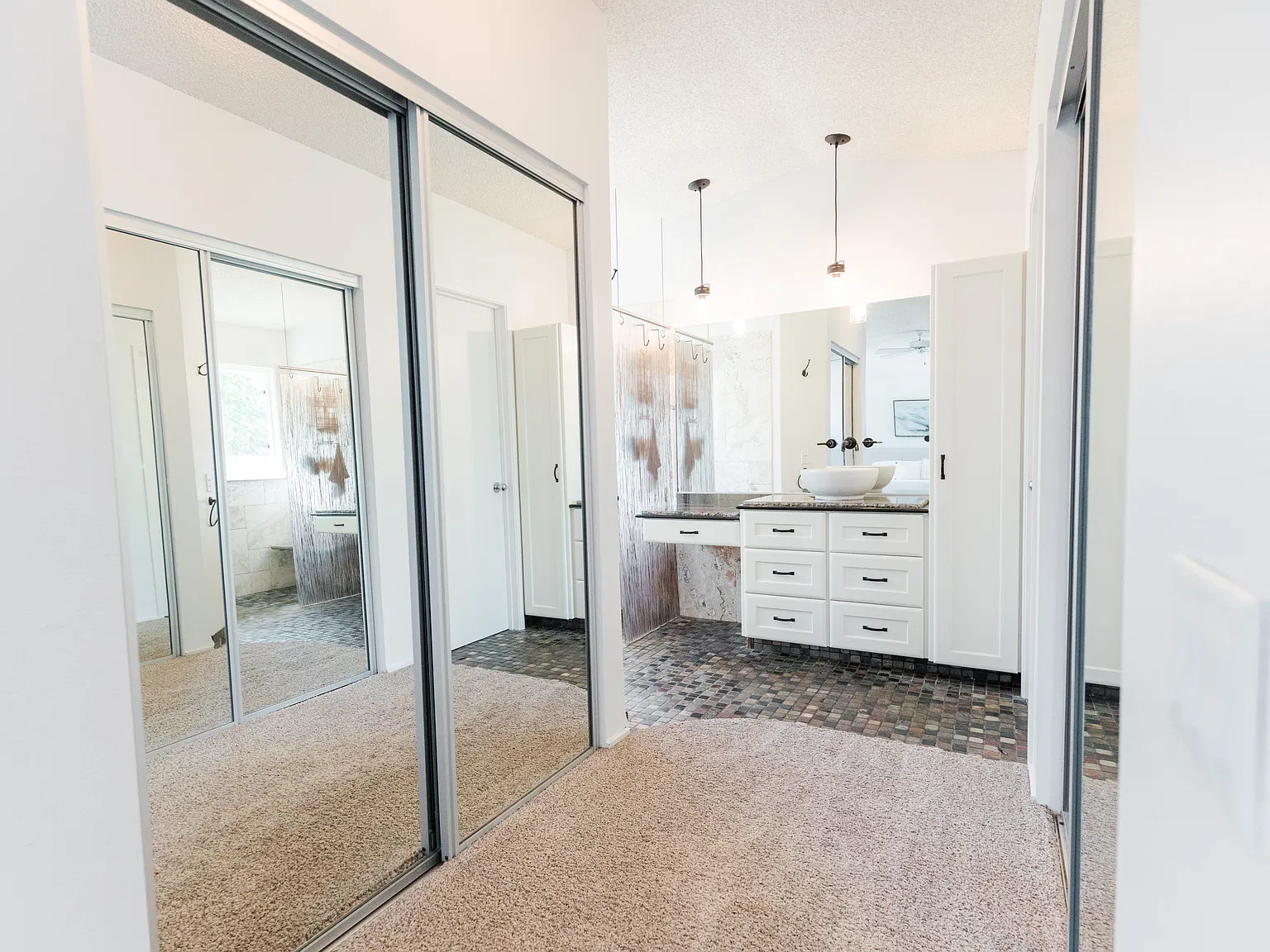 3 bed, 1526 sqft, $4,050 — Photo 3