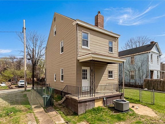 2nd image of 5127 Roma Way