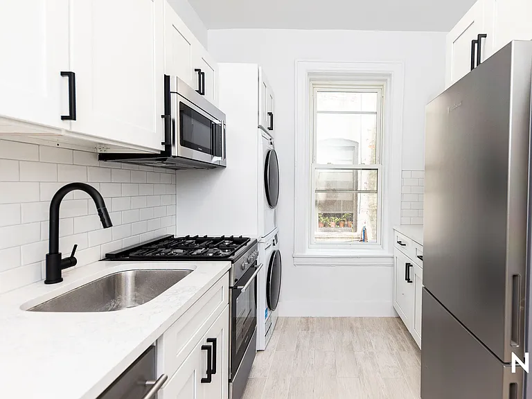 329 Woodbine St #1F — Photo 5