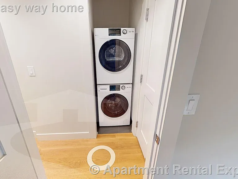 208-210 Banks St #2 — Photo 5