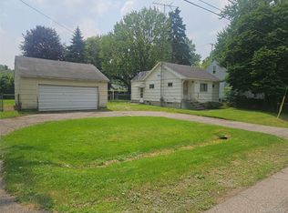 1081 W Parkwood Ave, Flint, MI